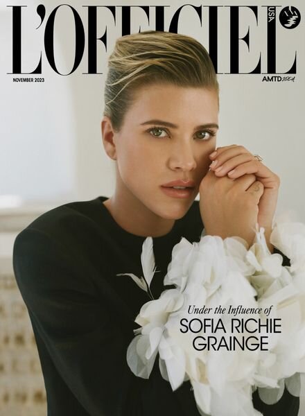 L’Officiel USA – Issue 38 – Fall Art 2023 Cover